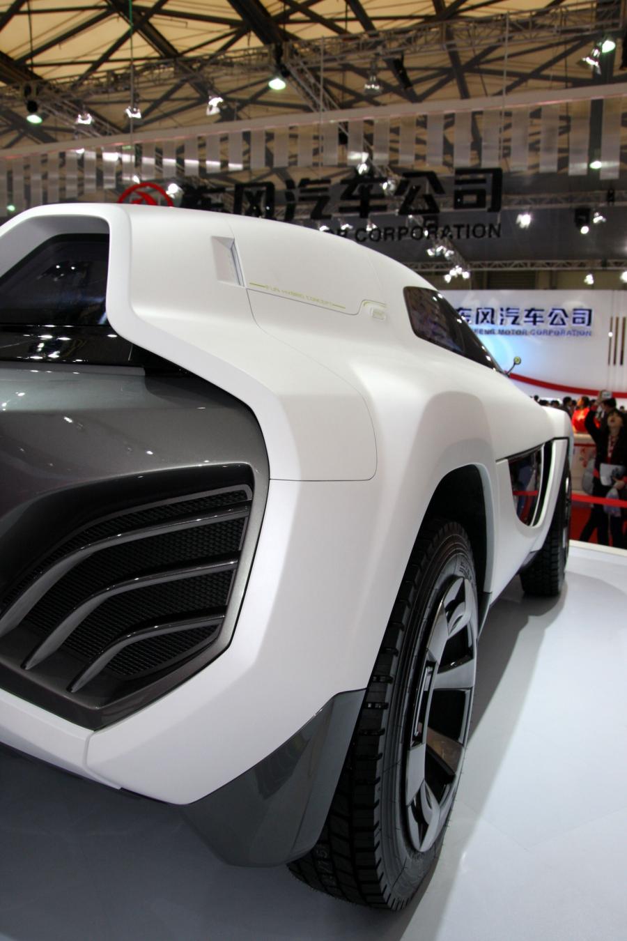  ChangAn E301 Concept 2009 года  (фото 38 из 69)